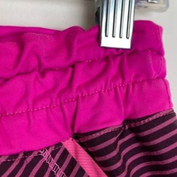 Lululemon Shake & Break Short Raspberry Size 6 - Picture 7 of 9